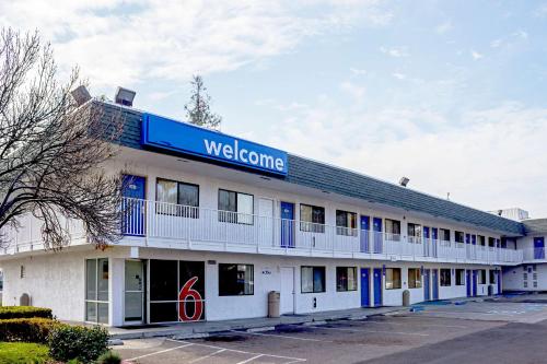 Motel 6-Porterville CA - image 13