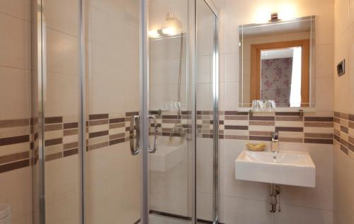 Double Room image 9