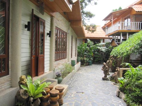 Baan Surin photo