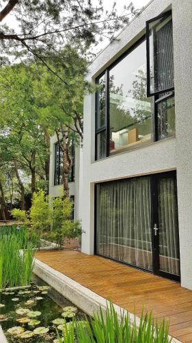 Zunanjost, Aroundthetree Hermitage in Shitan Township