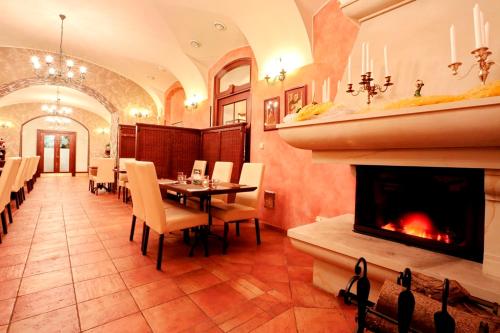 Restaurant, Hotel Zamek Berchtold in Pruhonice