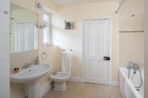 Skyline Serviced Apartments - London Bridge - image 2