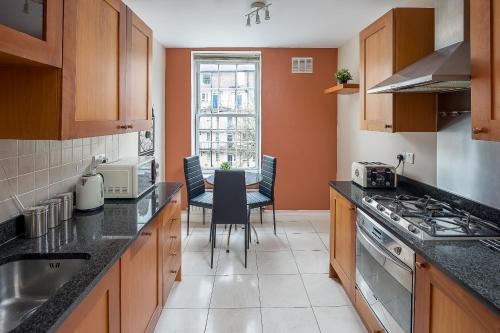 Skyline Serviced Apartments - London Bridge - image 3