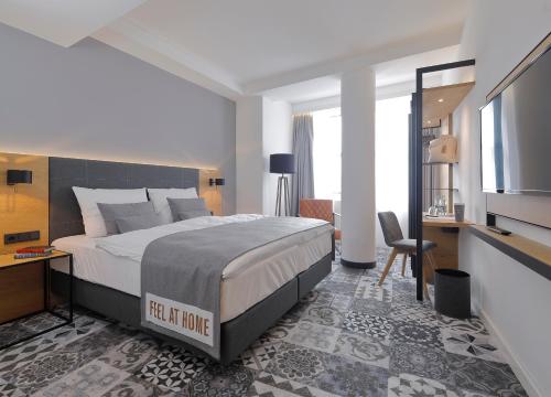 1 queen bed