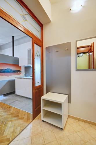 Historic Centre Apartments VIII - image 3