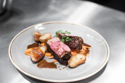 Food and beverages, das asam in Aldersbach