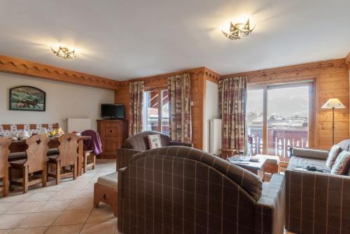 Shared lounge/TV area, Residence Pierre & Vacances Premium Les Fermes De Meribel in Meribel