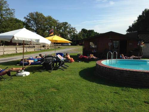 Swimmingpool, Ferienhof Welsch in Grossefehn