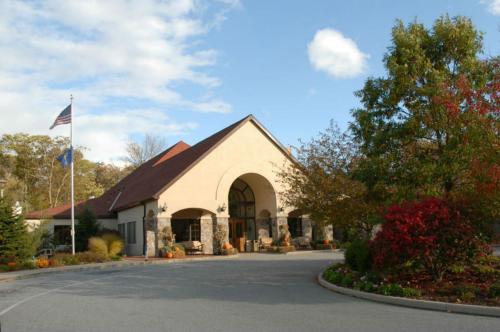Potawatomi Inn & Cabins – Angola, IN