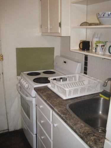 Studio Apartment room in Ottawa Backpackers Inn