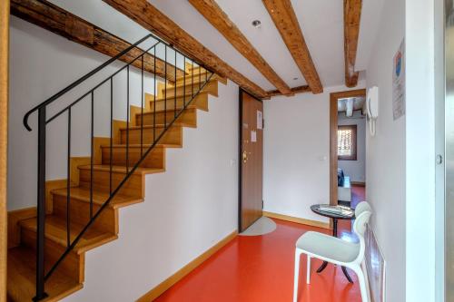 The Lion's House APT4 - image 6