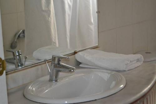 Single room, sea view, restricted to residents only