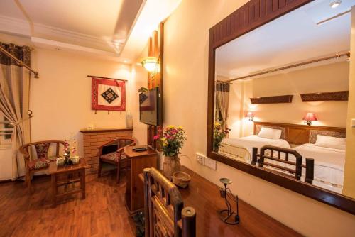 Thai Binh Sapa Hotel Thai Binh Sapa Hotel is conveniently located in the popular Sapa City Center area. The property features a wide range of facilities to make your stay a pleasant experience. Service-minded staff will w