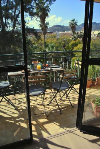 THE BOHO-CHIC OASIS, lovely city center apartment, Málaga (photo 3)