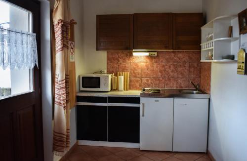 virtuve, Eszti Mama Vendeghaza in Cserkeszőlő