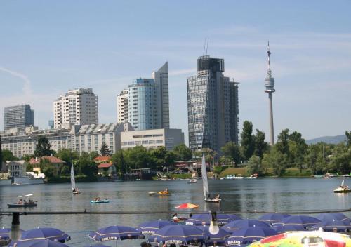Garden Apartment Donau-City (P&R) - image 11