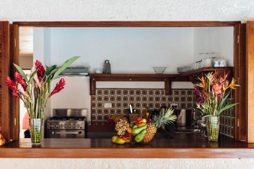 Létesítmények, Waves at Surfside in Pango Beach