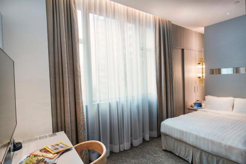 room detail thumbnail 1