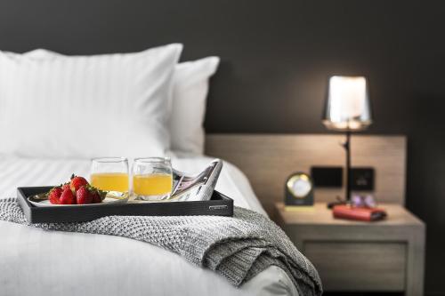 The Melbourne Hotel - image 3