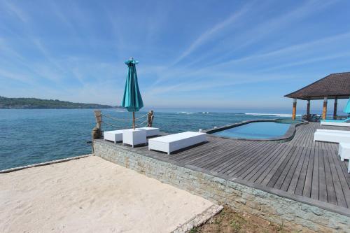 Ombak Bay Lembongan near Dream Point Ceningan