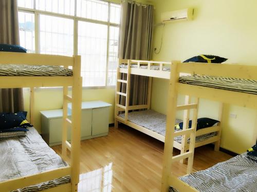 Shared room, mixed dormitory, 6 guests