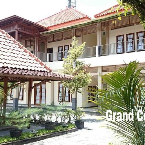 Khách sạn Grand Cepu