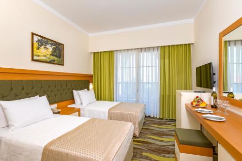 Forest Park Hotel Ideally located in the prime touristic area of Kemer, Forest Park Hotel promises a relaxing and wonderful visit. The hotel has everything you need for a comfortable stay. Service-minded staff will wel