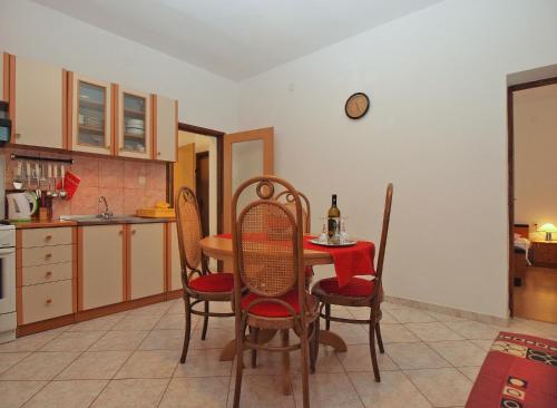 Apartment Vladimira 1569 - image 5