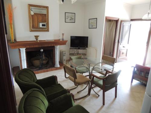 Koplietošanas atpūtas telpa ar TV, Casas del Madroño (Casas del Madrono) in Cazalla de la Sierra