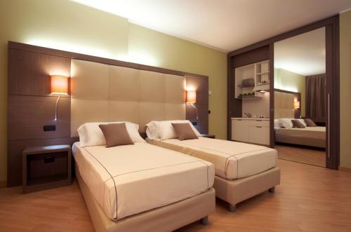 Acca Palace - image 11