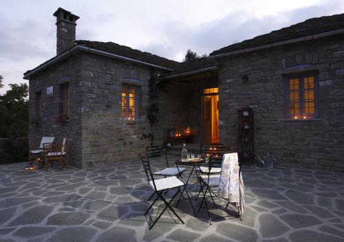 Papigo Stonehouse gîte à louer Mikro Papigo