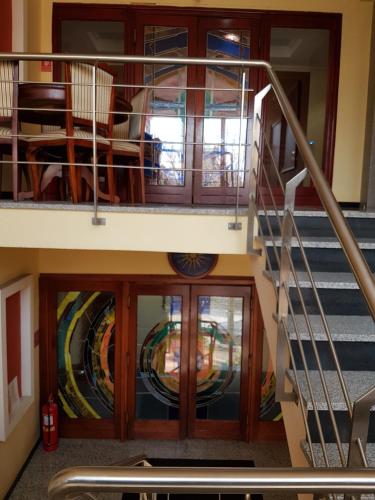 Xenia Hotel Drama in Drama