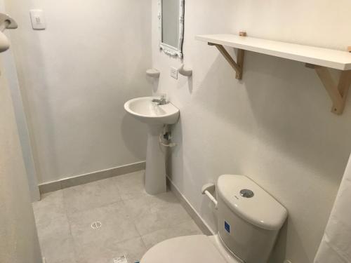 Studio Apartment image 10