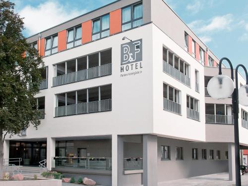 . B&F Hotel am Neumarkt