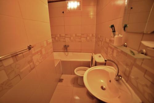 Cave seasons deluxe hotel - image 5