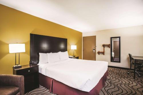 La Quinta Inn & Suites by Wyndham San Diego-Carlsbad