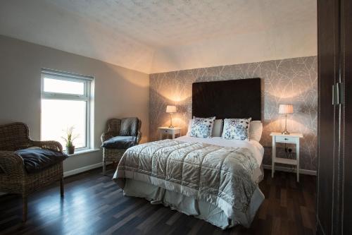 B&B Bundoran - Maddens Bridge Bar & Guesthouse - Bed and Breakfast Bundoran