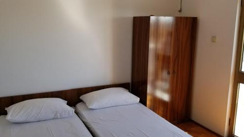 Basic Triple Room image 2