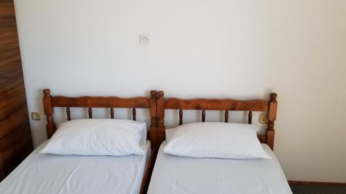 Budget Double Room image 2