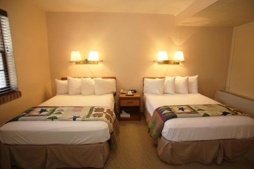 2 double beds