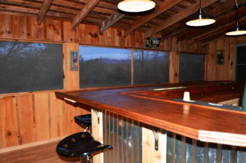 Huckleberry Inn 4 bedroom - image 5
