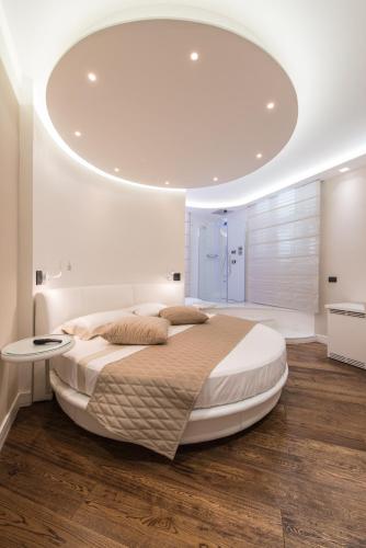 LUX Suites in Roma - image 14