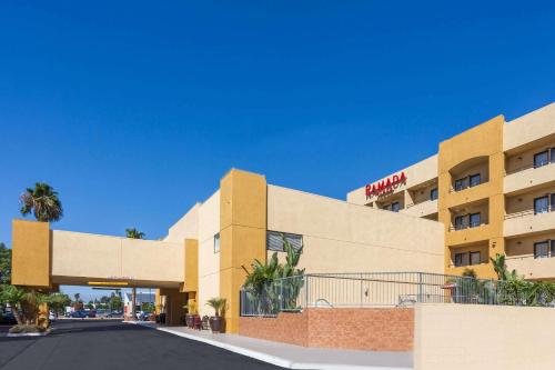 Ramada Plaza by Wyndham Garden Grove/Anaheim South