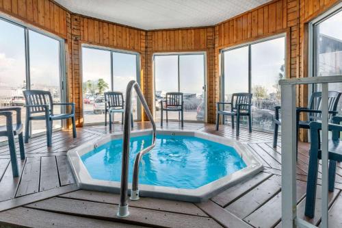 Ramada by Wyndham Mackinaw City Waterfront in Mackinaw City, USA