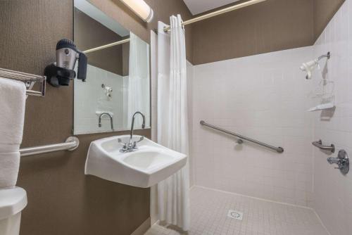 Ramada Hotel Ashland-Catlettsburg in Catlettsburg, USA