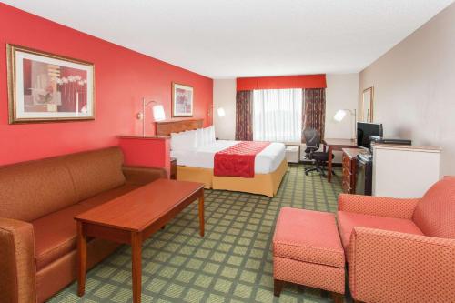 Ramada Limited Decatur - image 34