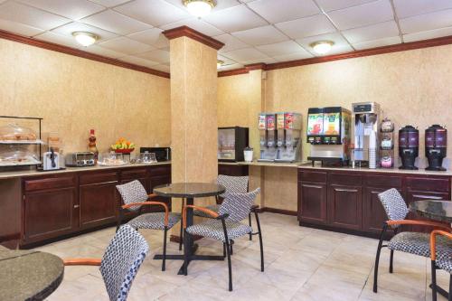 Ramada by Wyndham Pikesville/Baltimore North - image 8
