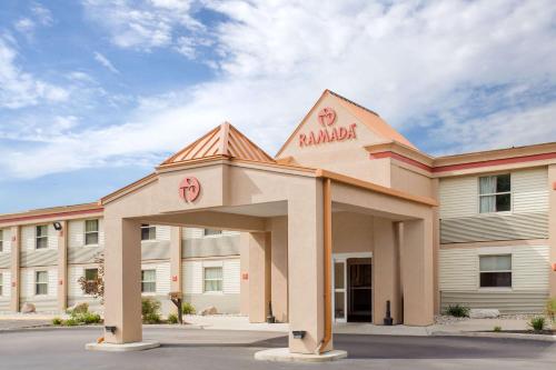 Ramada by Wyndham Angola/Fremont Area