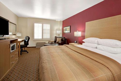 Ramada Limited and Suites San Francisco Airport - image 5
