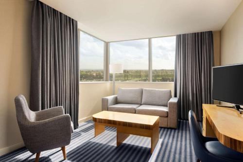 Double Suite - Non-Smoking image 3